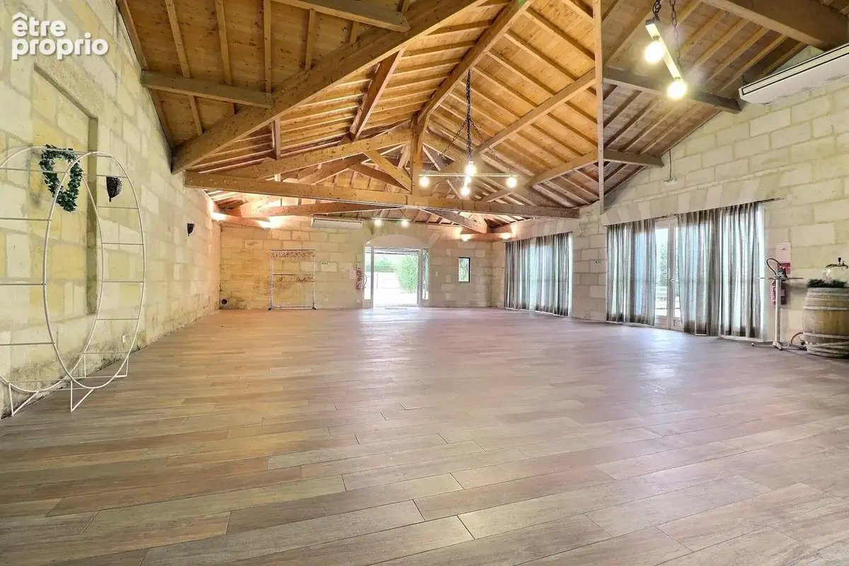 Maison de caractère avec salle de réception - photo 12