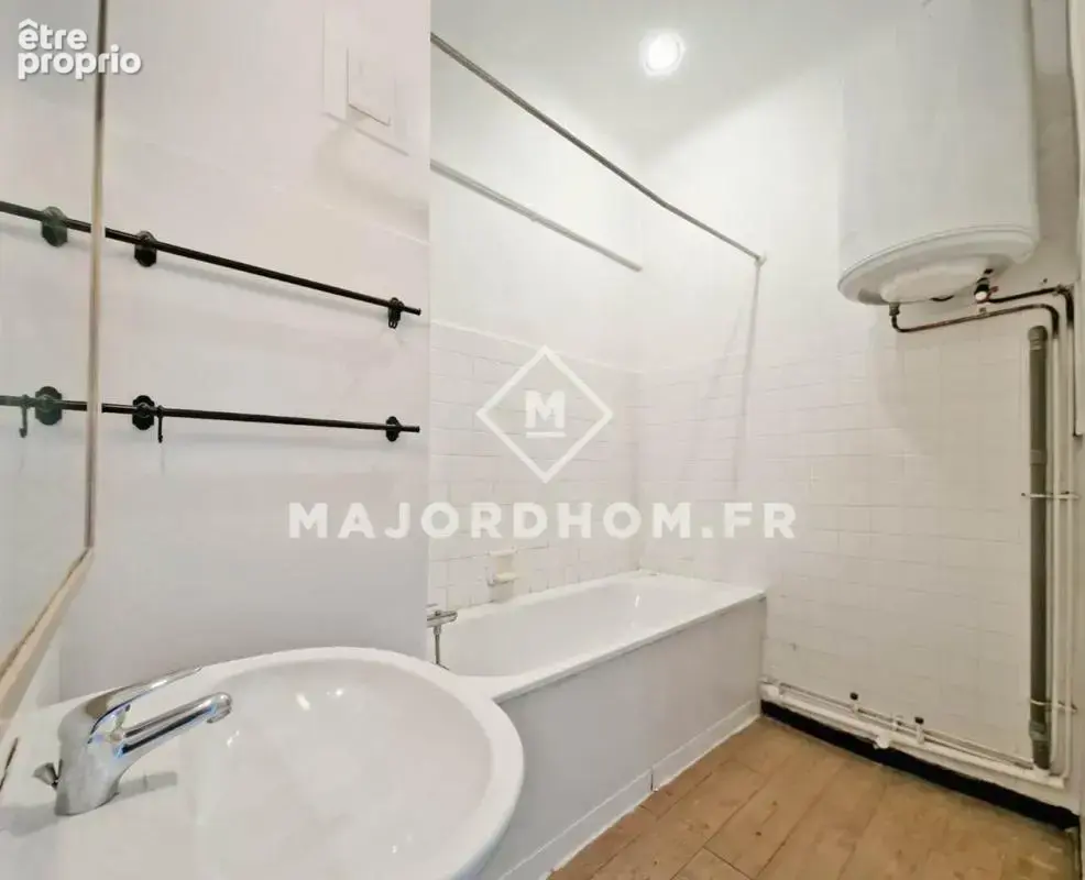 Vente type 2/3 62 m2 dernier étage ascenseur balcon Estrangin/Baret 13006 - photo 12
