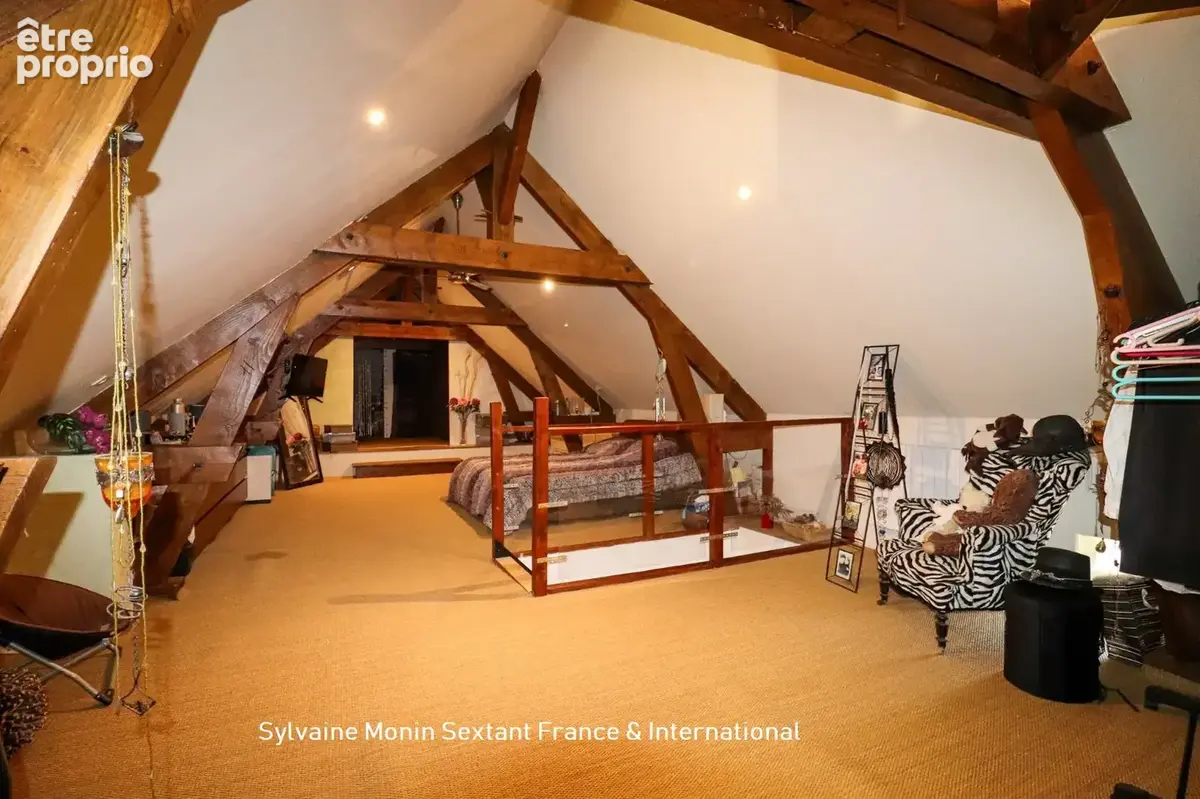 Propriété de charme avec logement indépendant, piscine, sauna et 1,4 hectare de terrain - photo 16