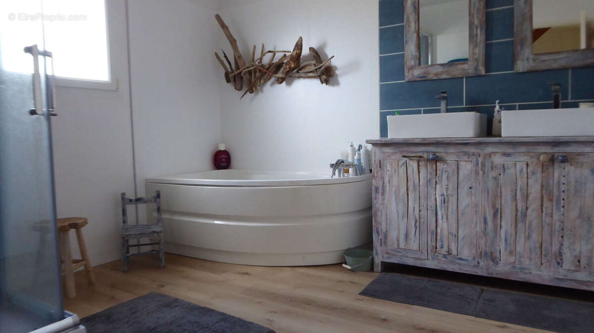Maison 10' Pont L Eveque 4 ch, terrain 1745 m², belle pièce de vie poêle à bois et terrasse - photo 6