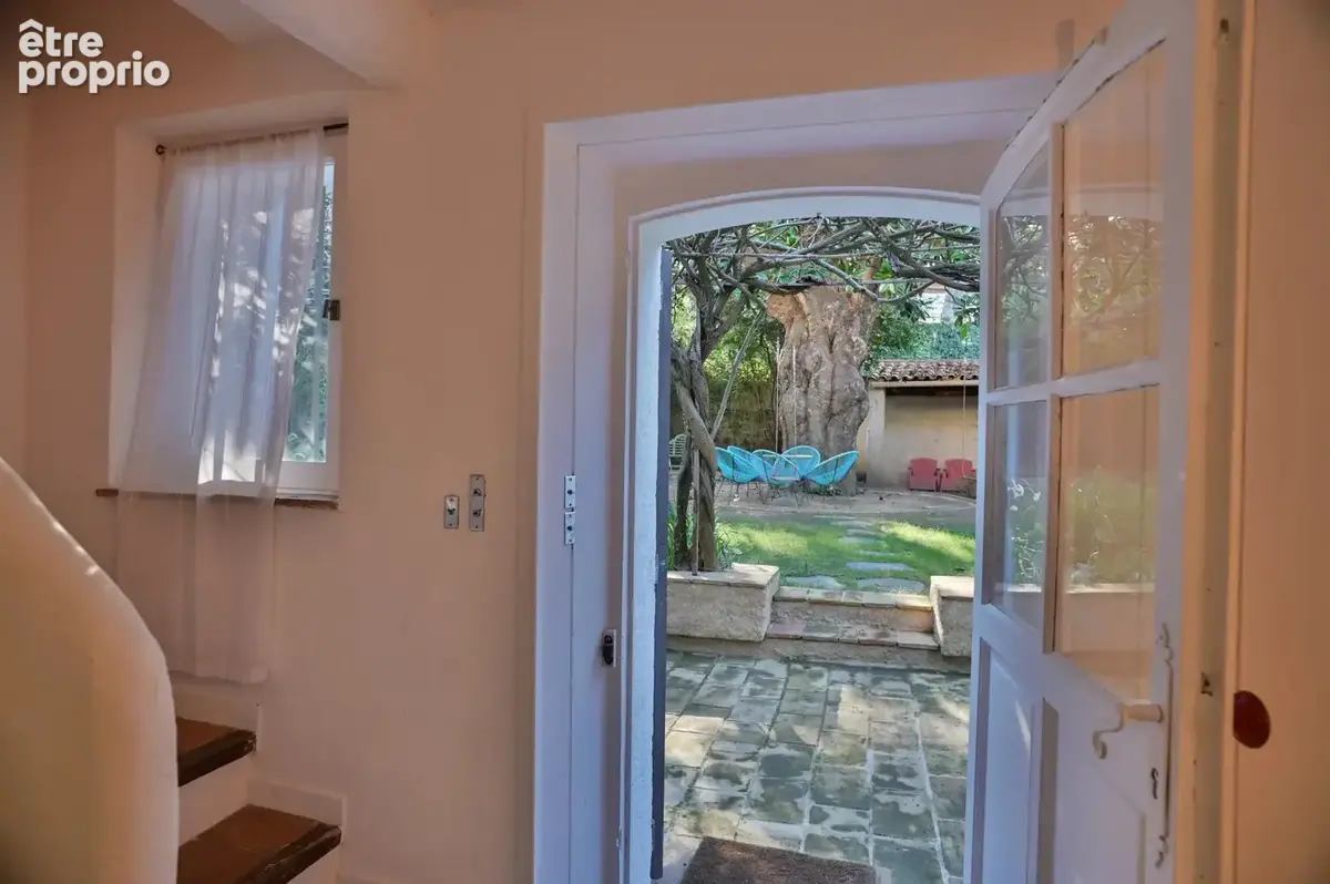 CANNES - Propriété située dans le quartier Californie - Piscine - photo 20