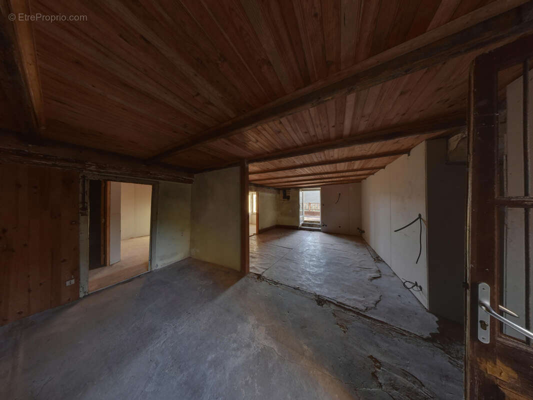 Maison à SAINT-FORTUNAT-SUR-EYRIEUX