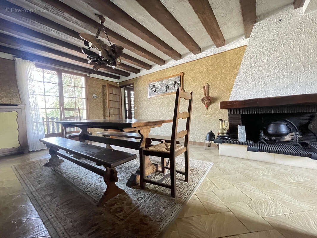 Mitry-le-neuf - spacieux pavillon individuel avec 4 chambres, sous-sol total et un beau jardin - photo 5