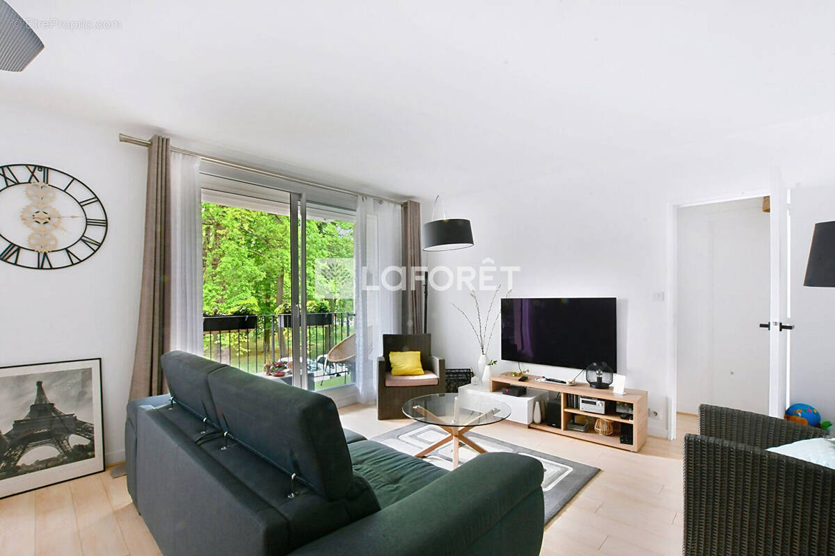 Appartement à LA CELLE-SAINT-CLOUD