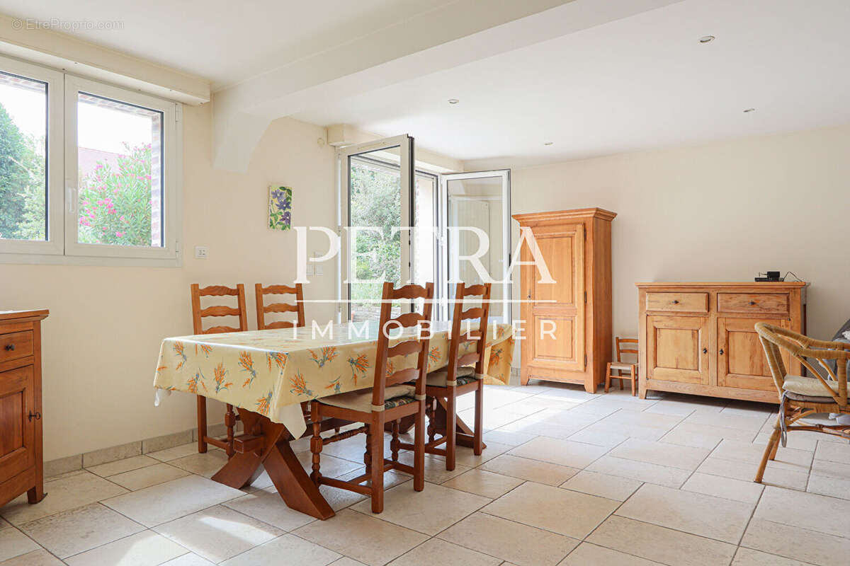 Maison non -mitoyenne - 4 chambres - jardin - l'hay les roses - blondeaux - photo 5