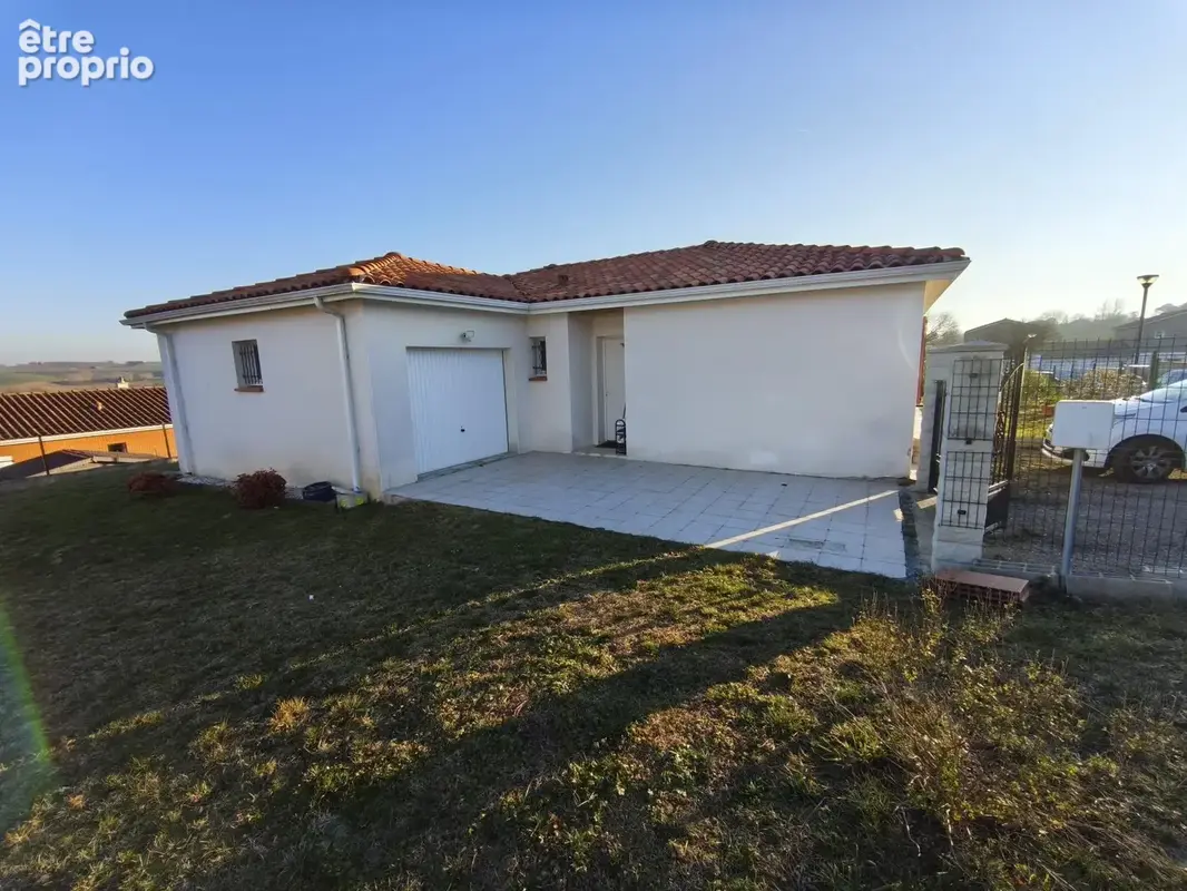 Maison T5 de 124 m2 avec garage et jardin clôturé - photo 3