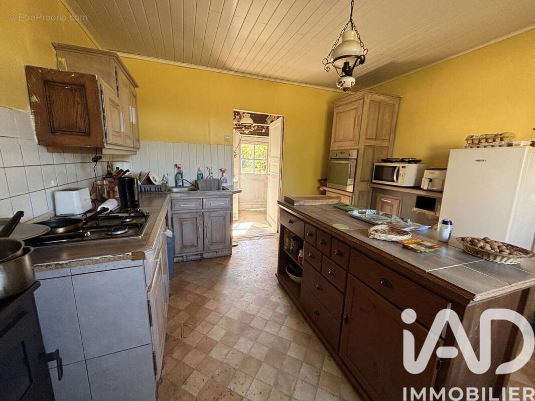 Maison 112 m² à Lalizolle  - photo 3