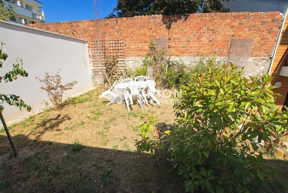 3 PIÈCES + JARDIN + PARKING, à 4 minutes du métro Robespierre - photo 3