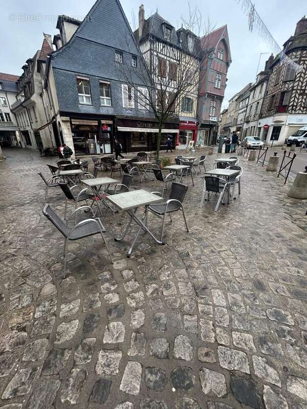 Autre à AUXERRE