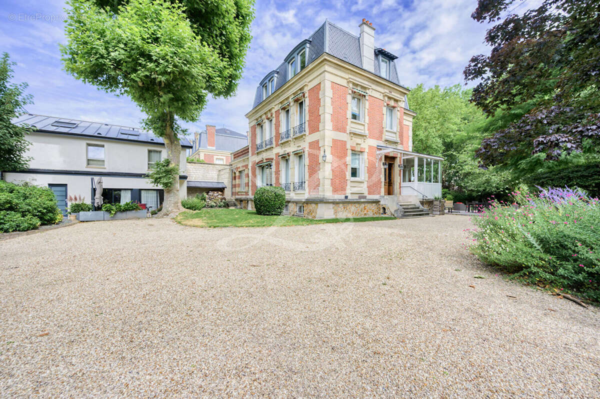 Maison à MAISONS-LAFFITTE