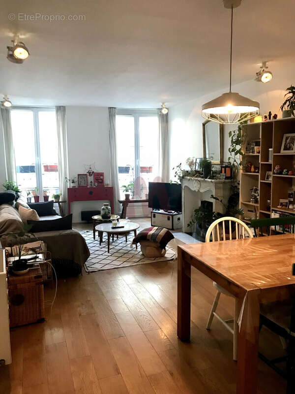 Appartement à PARIS-10E