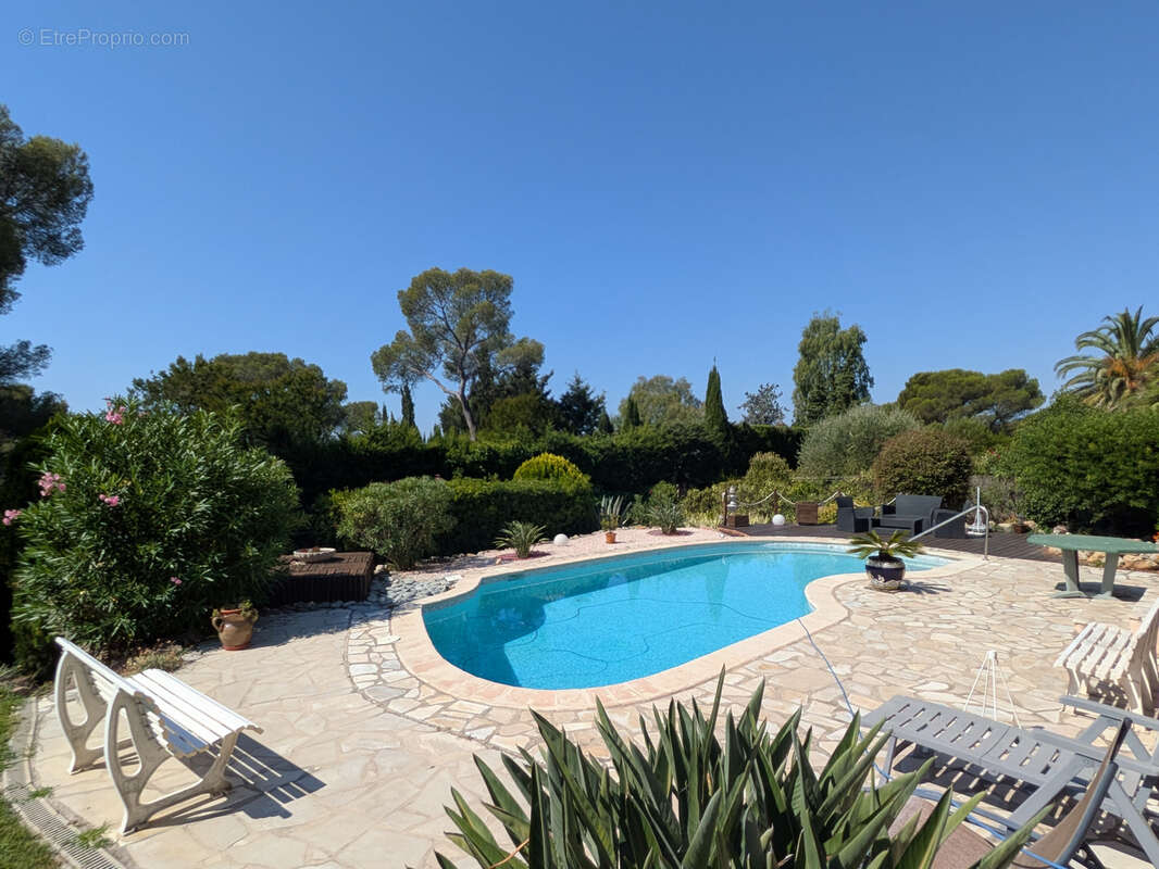 Maison à SAINT-RAPHAEL