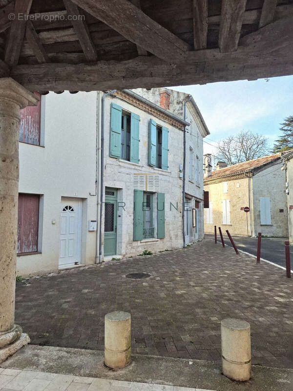 Maison à LAROQUE-TIMBAUT