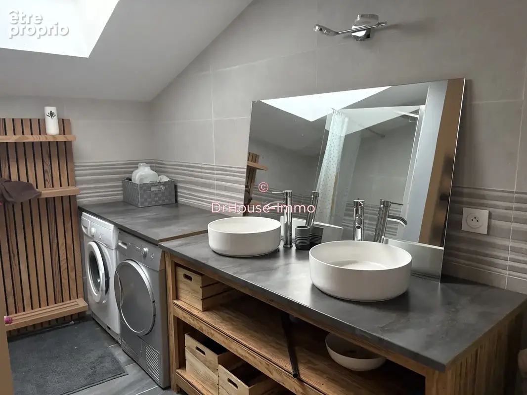 Maison 141 m² à Bonnes  - photo 4