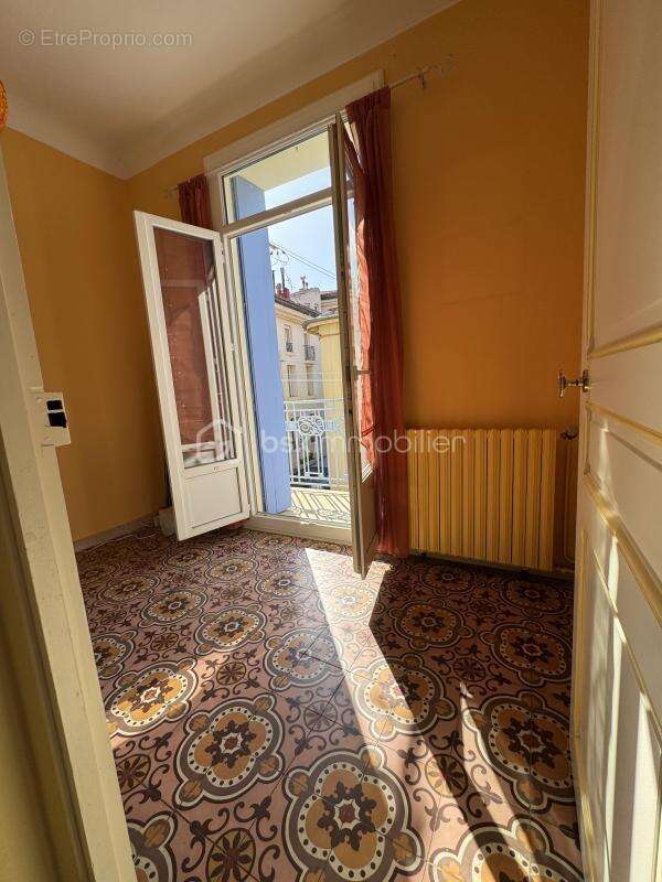 34500 beziers - maison de ville -  patio aménagé - 2 chambres - 1 bureau - toiture neuve - secteur les conviviales - photo 8