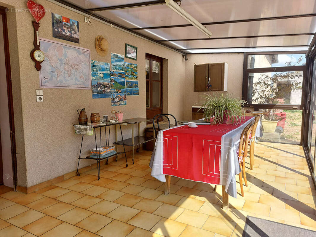 Maison à POUILLY-LE-MONIAL