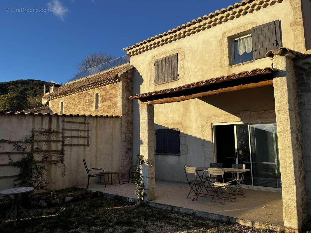 Maison à CROS