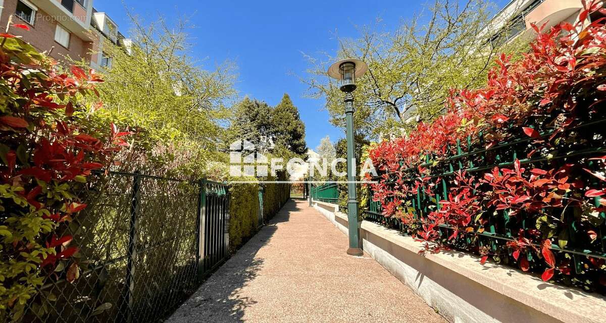 Appartement à LE PLESSIS-ROBINSON