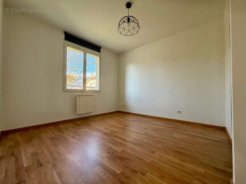 Maison à SAINT-GENIS-POUILLY