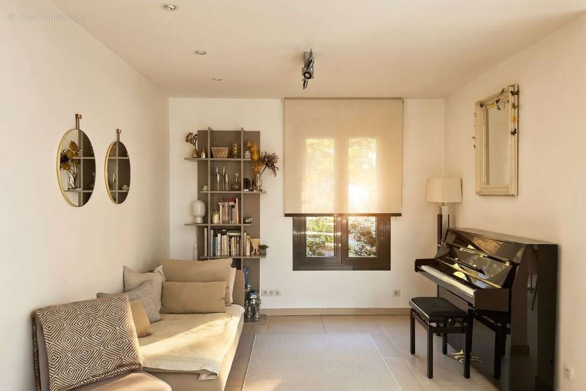 Maison à SAINT-MAUR-DES-FOSSES