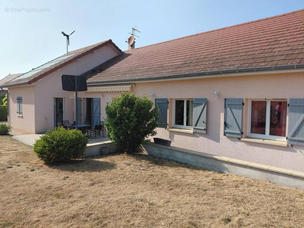 Photo 1 - Maison à CHARLIEU