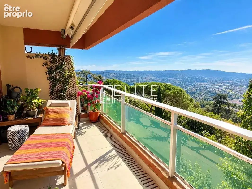 Toit-terrasse 4 pièces  de 139 m² entièrement rénové avec vue panoramique Mer, Montagne, ville – Grasse - photo 5