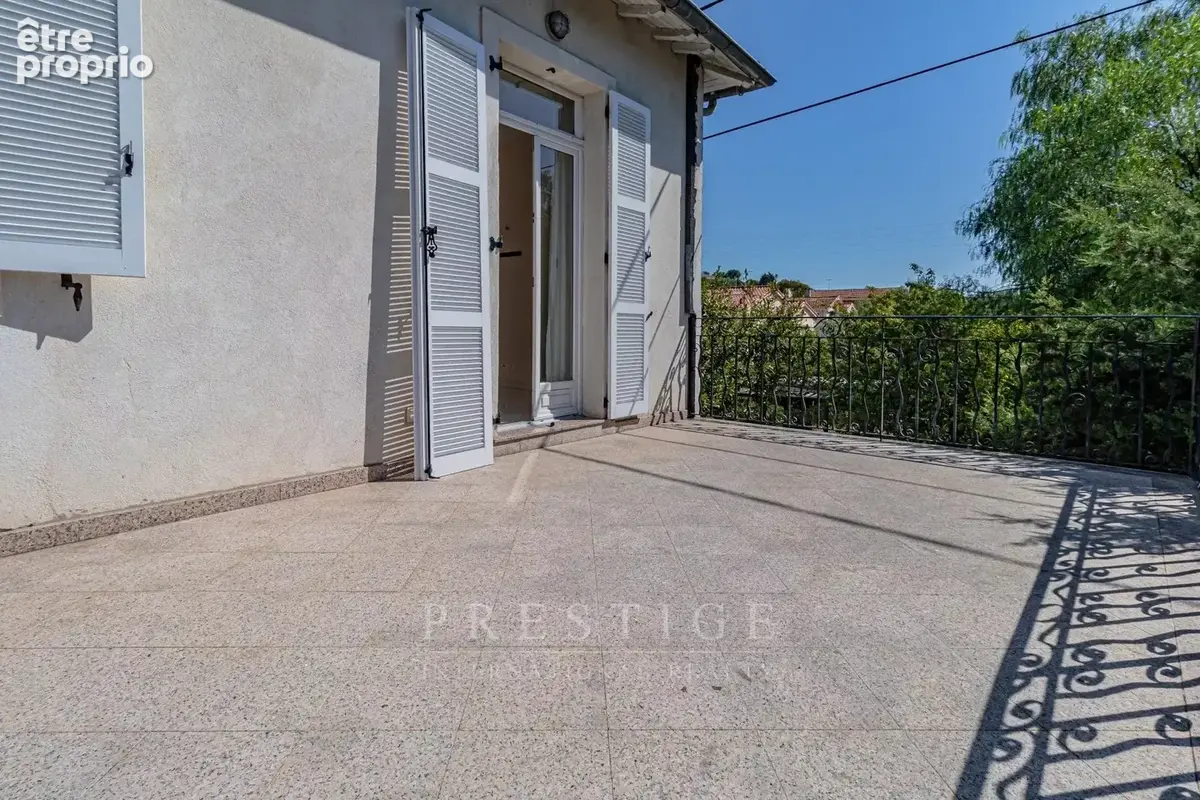 Juan les pins, maison avec 3 appartements loués, 3 terrasses, grenier - photo 3