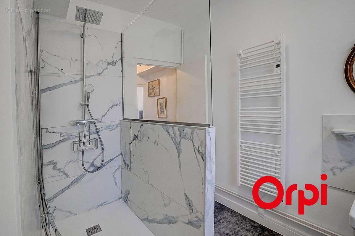 Appartement à NEUVILLE-SUR-SAONE