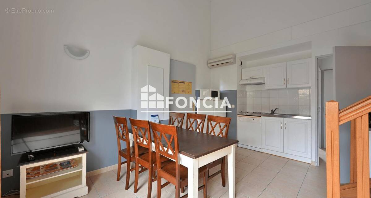 Appartement à MOURIES