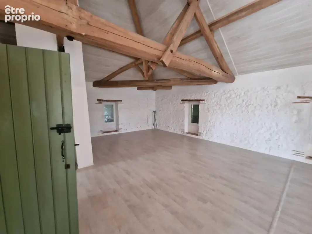 Maison de maitre à l'entrée du village - photo 14