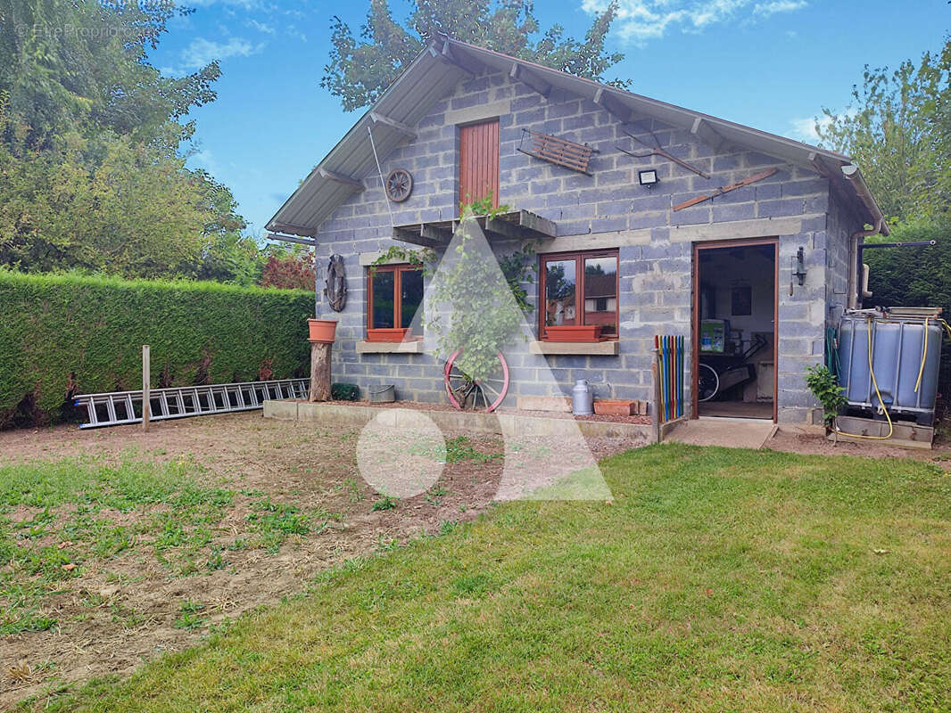 Maison à SAINT-MARTIN-AU-LAERT