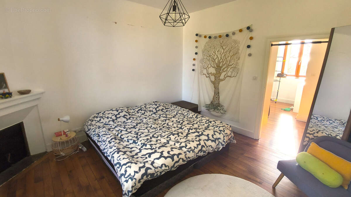 Maison à LA CROISILLE-SUR-BRIANCE