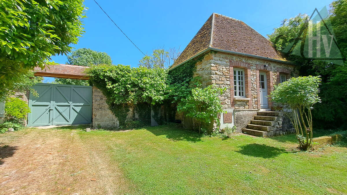 Entre BRAY et NOGENT - Domaine de charme avec grande habitation, dépendances, piscine et parc arboré - photo 34