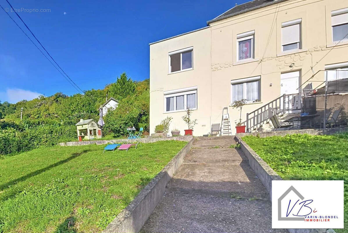 Maison à LILLEBONNE