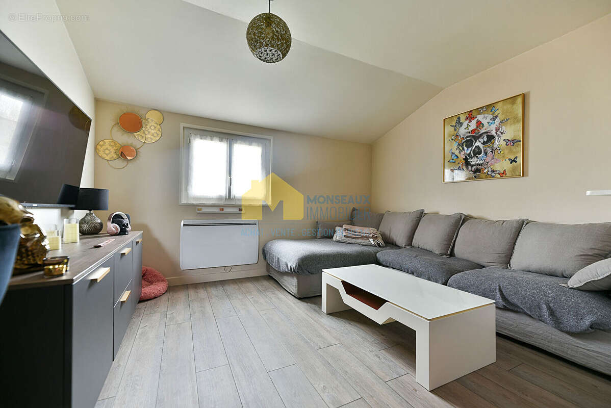 Appartement à SAINTE-GENEVIEVE-DES-BOIS