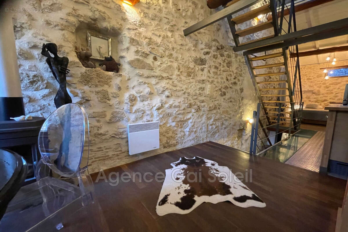 Maison à NISSAN-LEZ-ENSERUNE