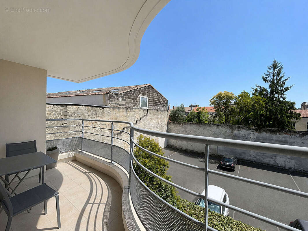 Bordeaux Chartrons - Appartement T2 très lumineux de 43,5 m² avec terrasse, cellier et place de parking - photo 5