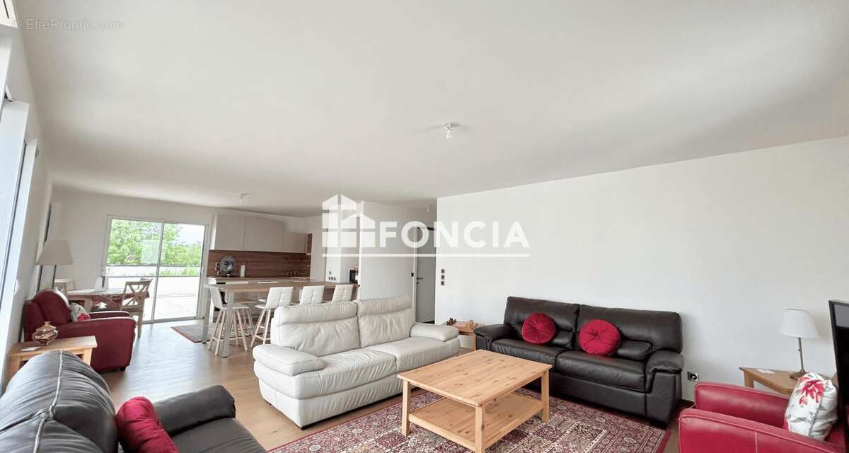 Appartement à FERNEY-VOLTAIRE