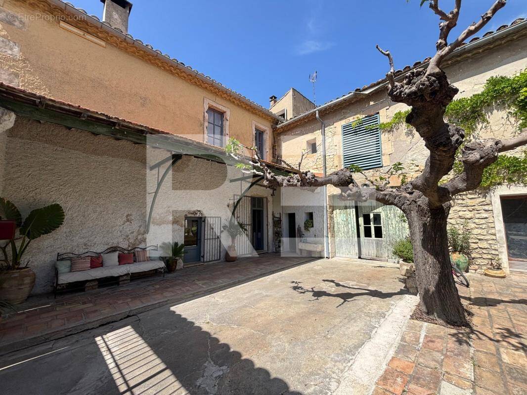 Maison à SAINT-GILLES