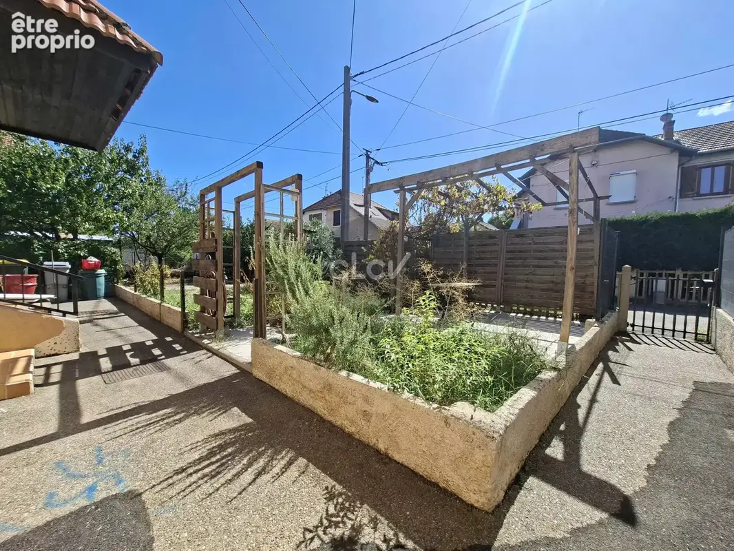 Vente T2 rez de jardin - Decines grand large - photo 2