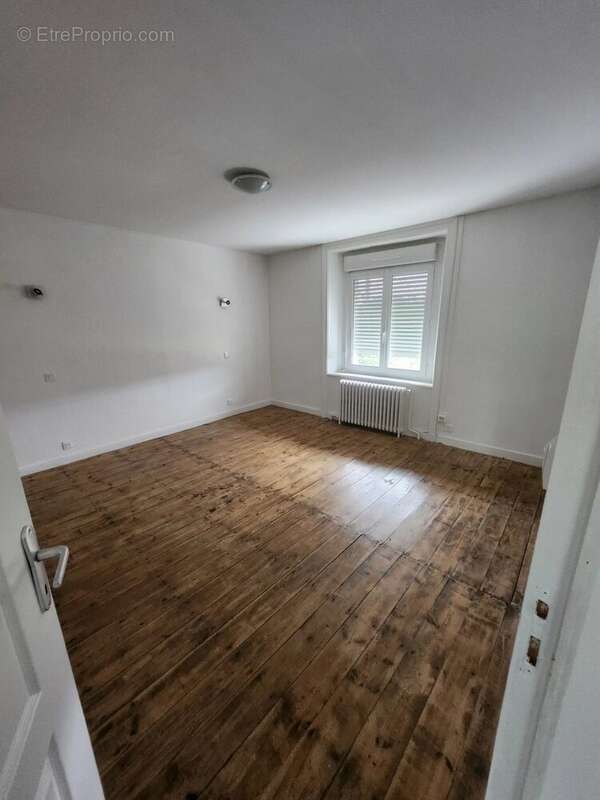 Maison à SAINT-JUNIEN