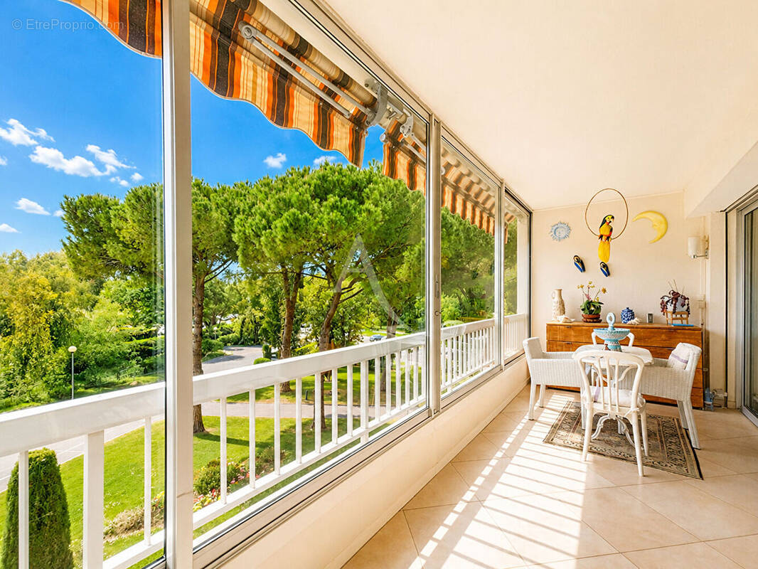 Appartement à MANDELIEU-LA-NAPOULE