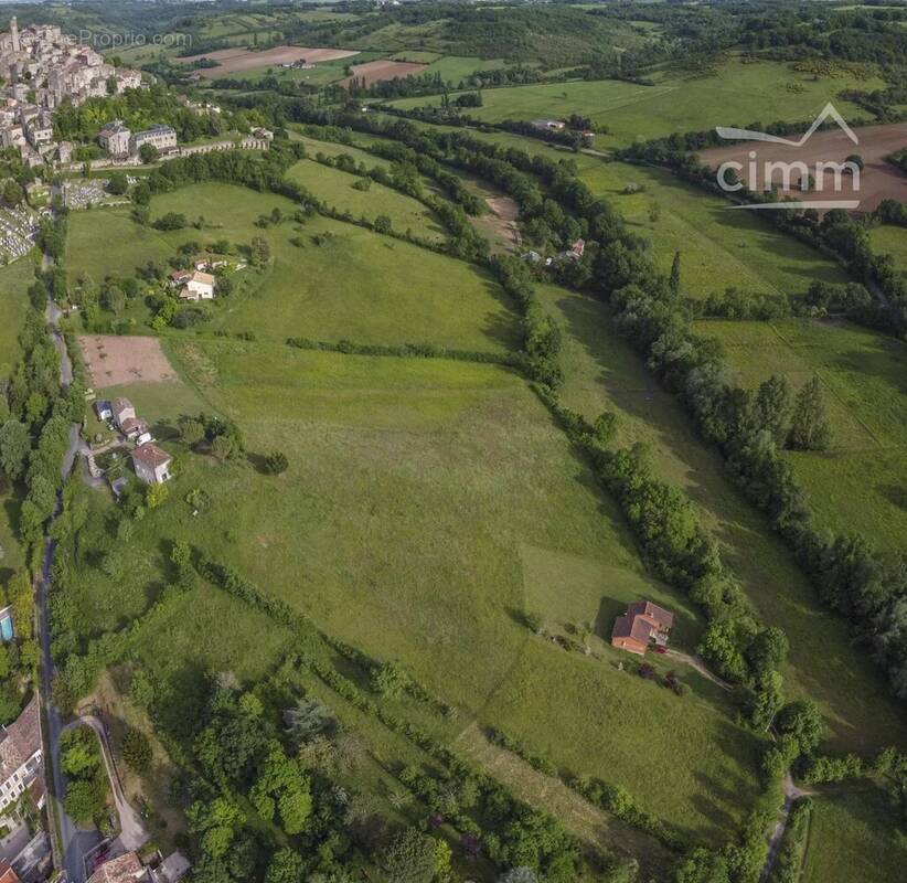 Terrain à LES CABANNES