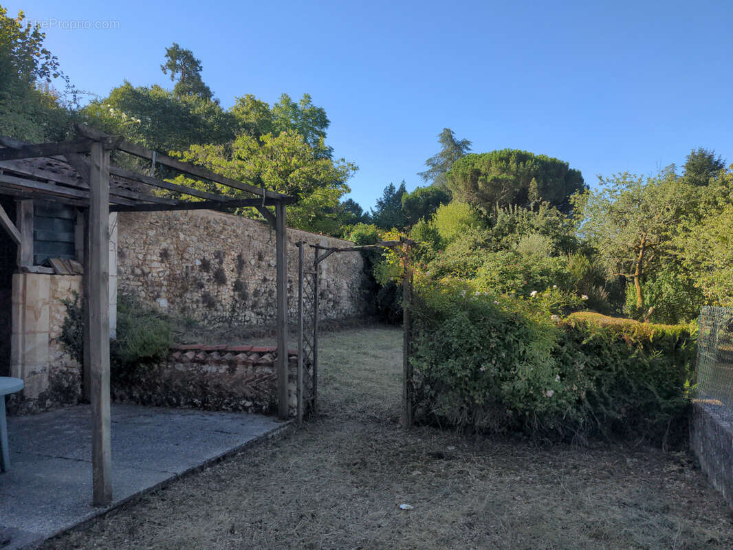 Maison en pierres au cœur de Villamblard avec 2 habitations! - photo 25