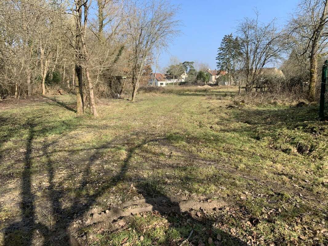 Terrain à VIEILLE-EGLISE-EN-YVELINES