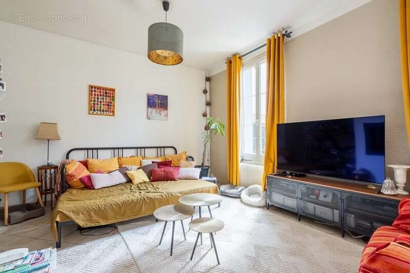 Maison à vendre 9 pièces AUBERVILLIERS (93) - photo 2