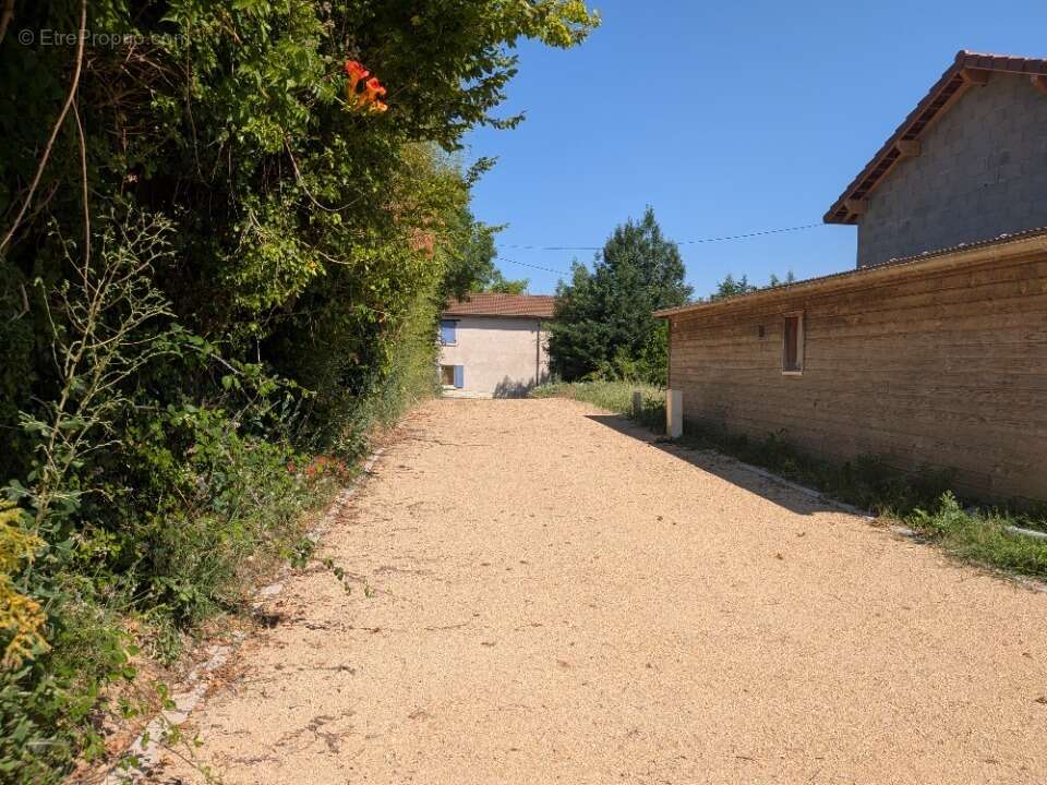 Terrain à TRAMOYES