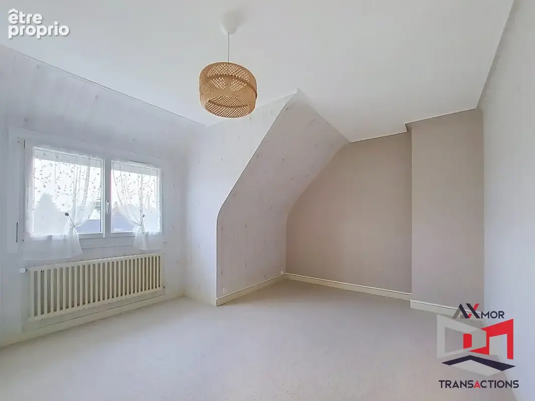 Maison familiale avec sous-sol complet et beau jardin paysagé - photo 10