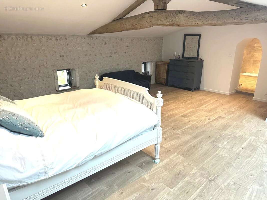 Jolie maison de 4/5 chambres avec accès au centre ville à pied - photo 9