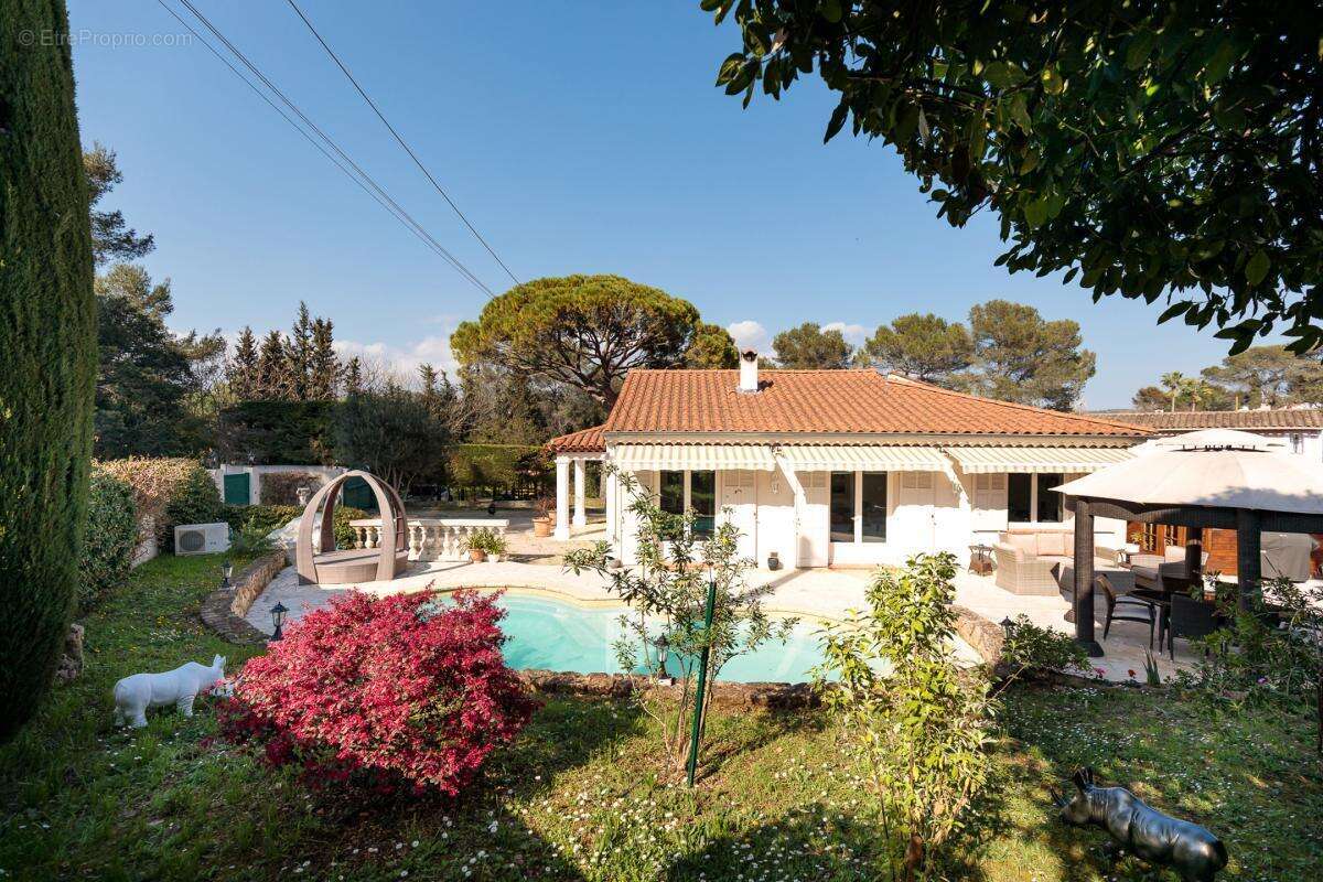 Maison à MOUGINS